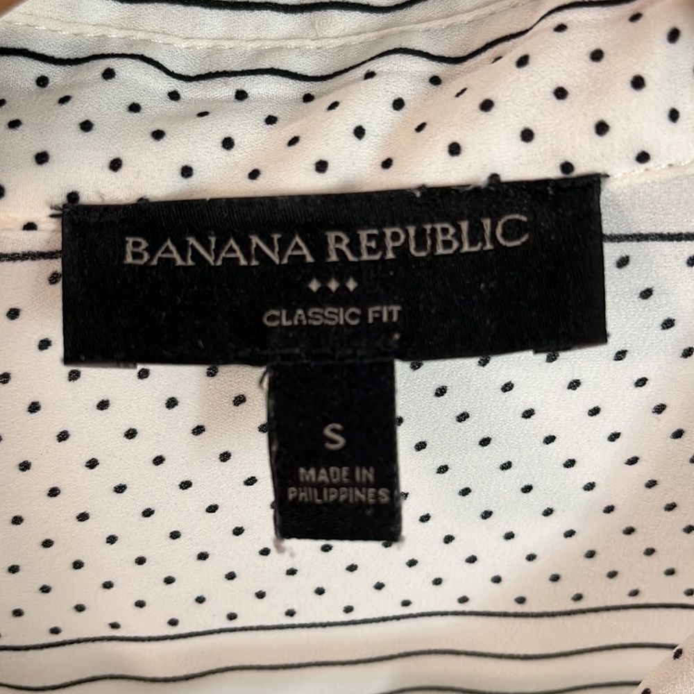 BANANA REPUBLIC Classic Fit Button Up. EUC. Sz S - Picture 3 of 7